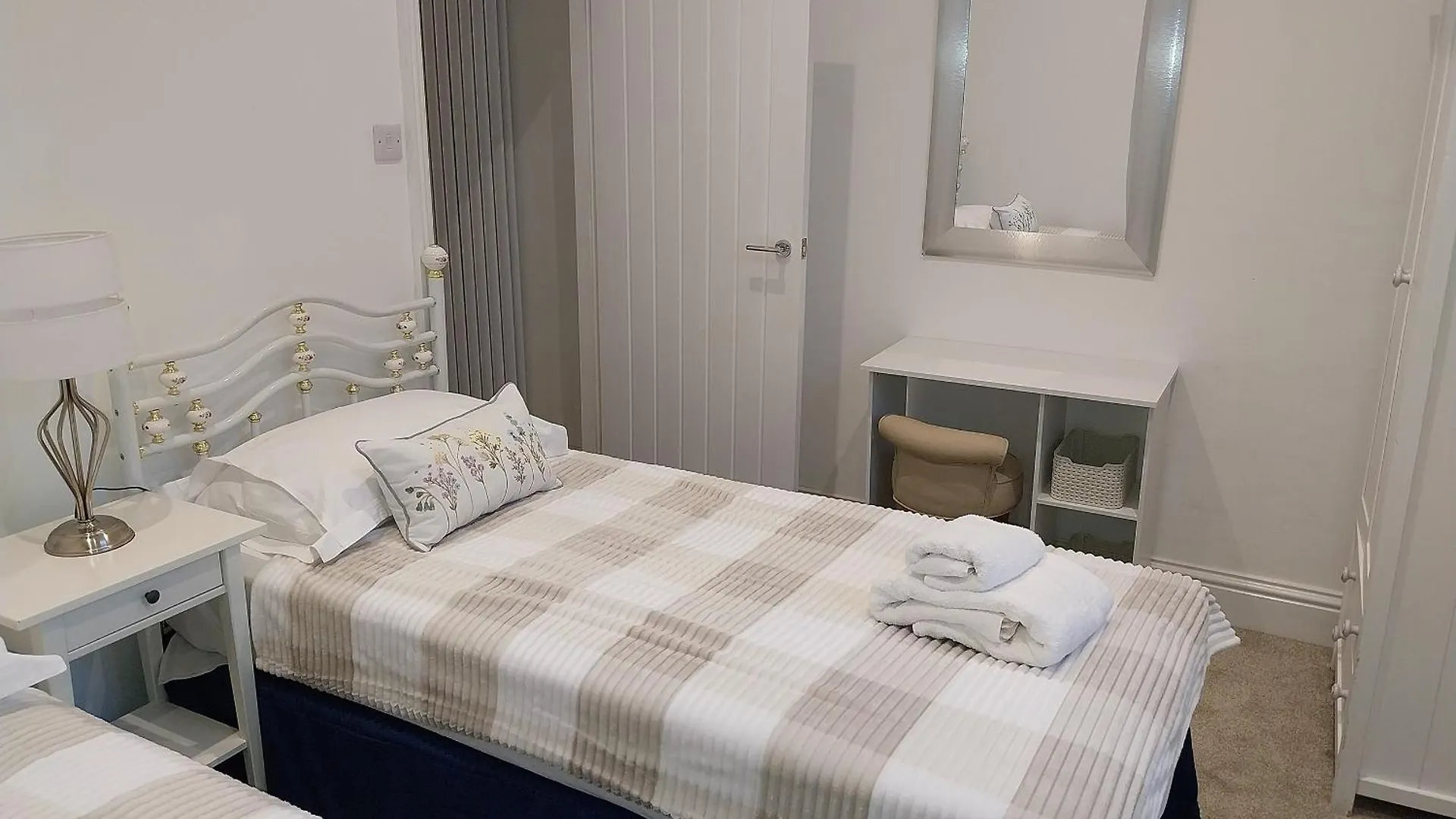 21 Prince Of Wales Terrace - 2 Bed Ground Floor Flat Scarborough
