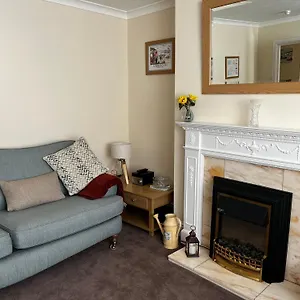 Apartment Parade, Scarborough